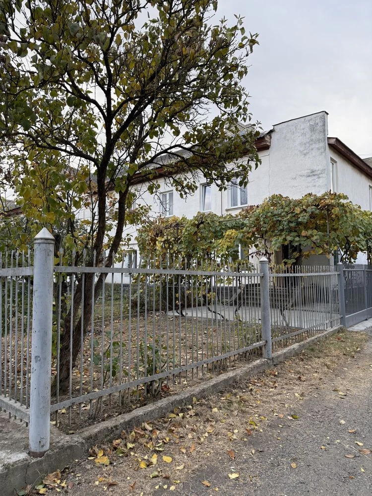 For Sale: Cozy 3-bedroom apartment in the center of Chop, can be financed