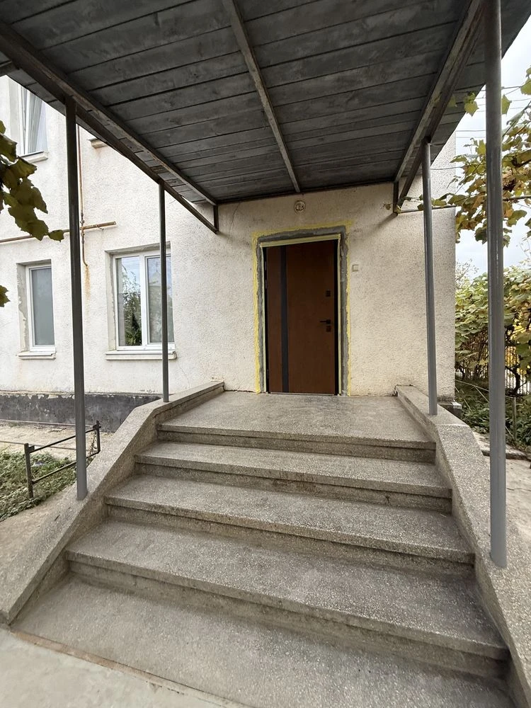 For Sale: Cozy 3-bedroom apartment in the center of Chop, can be financed