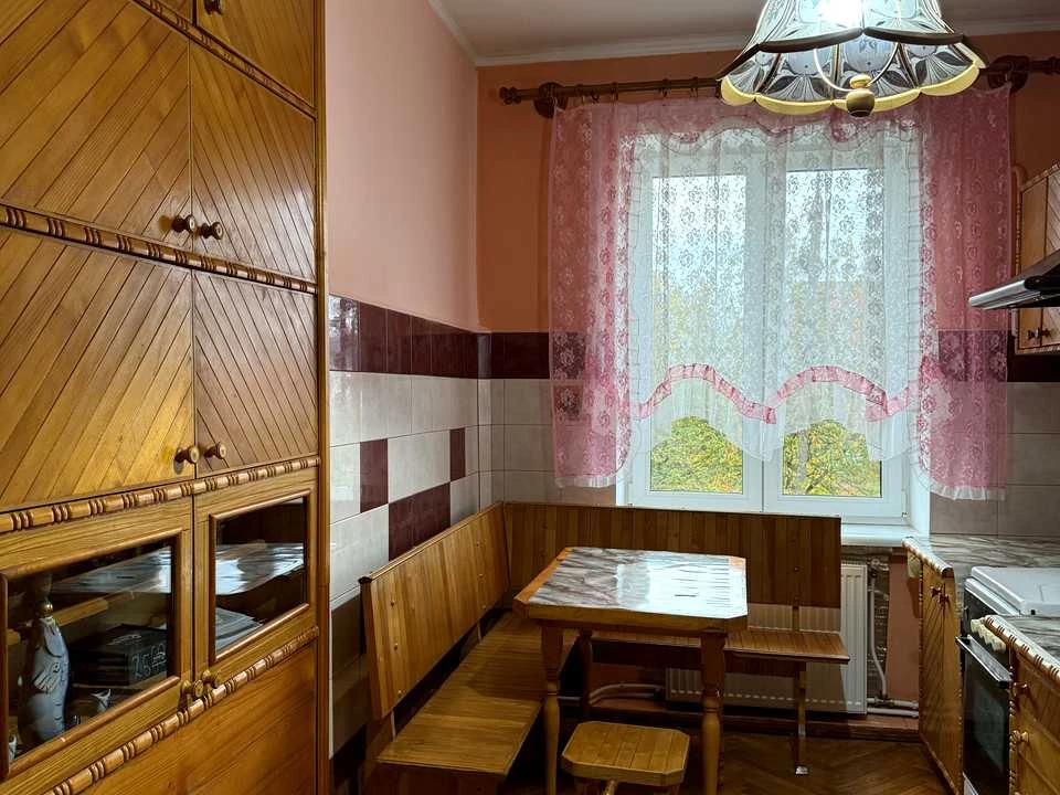 Квартира. Чоп, Молодіжна