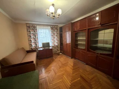 Apartment. Chop, Zalesnykiv Street.