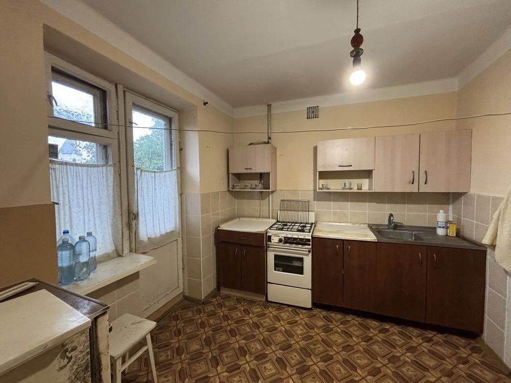 Sale of a 2-room apartment in Chop, Zalesnykiv Prospect