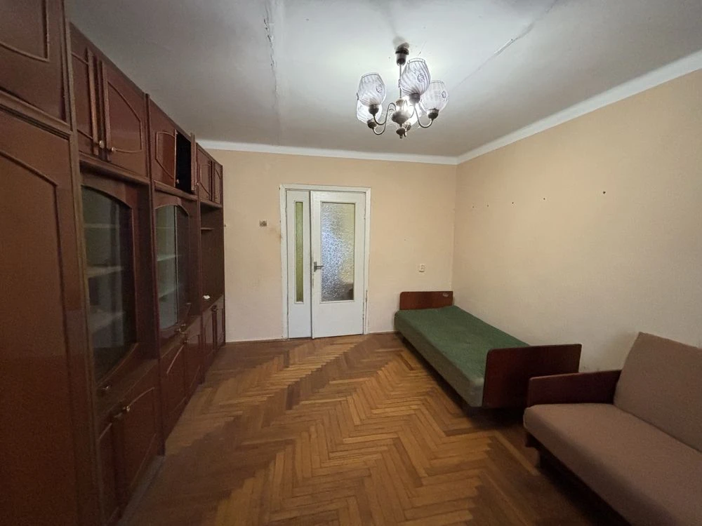 Sale of a 2-room apartment in Chop, Zalesnykiv Prospect