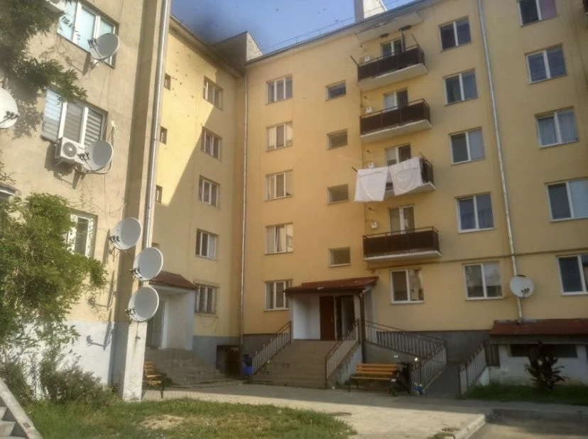 Продаж 2-х кімнатній квартири на Петрефі