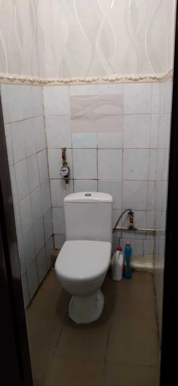 Продається 4-кімнатна квартира в місті Вільнянськ (лише продаж)