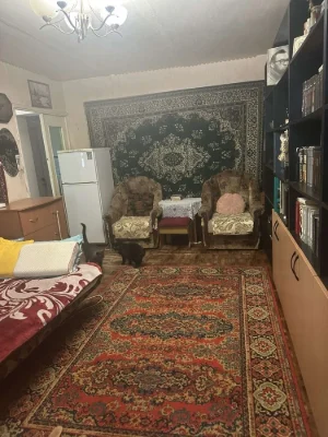 Selling a 3-bedroom apartment in Volnyansk