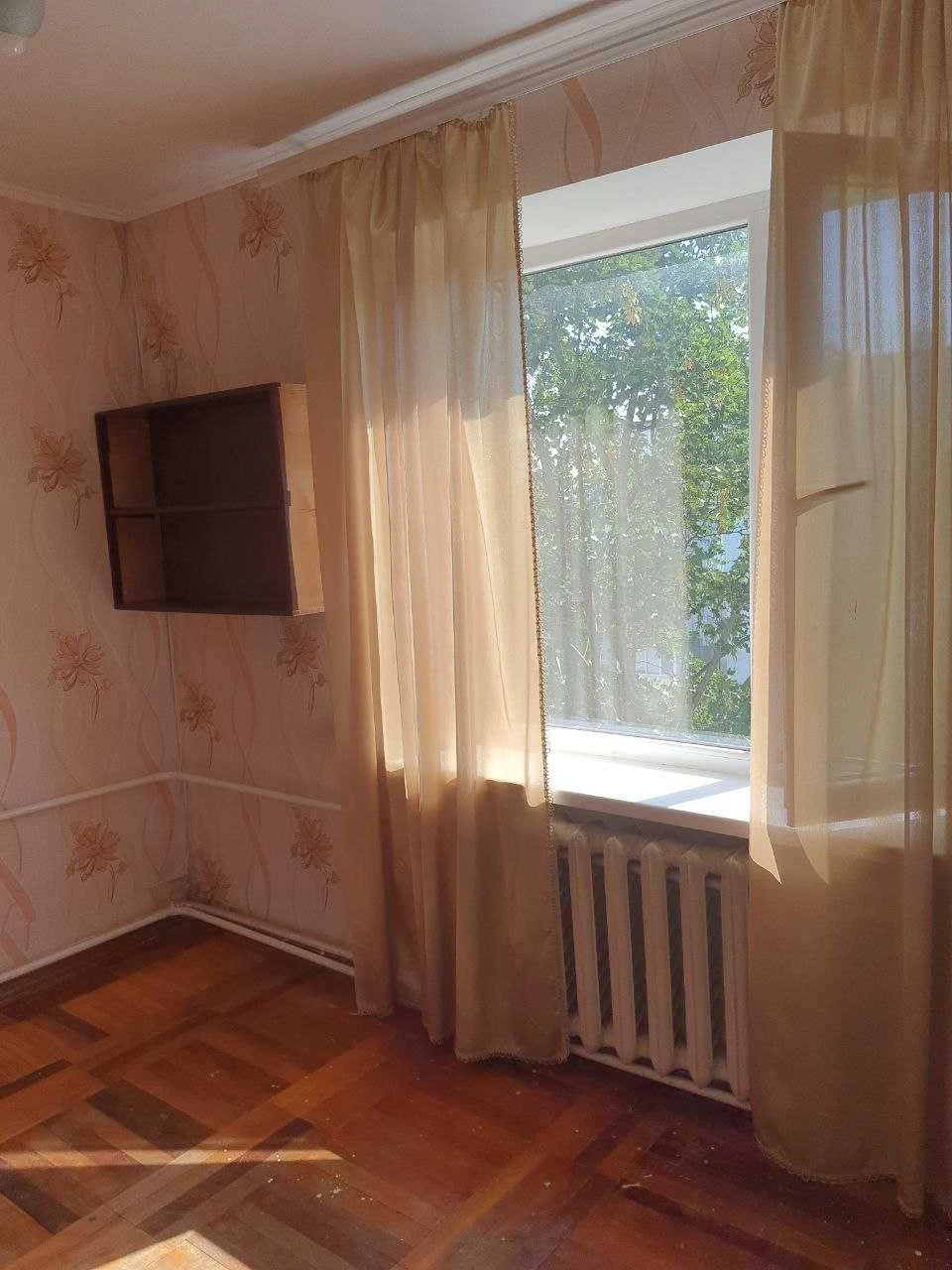 Продається 3-кімнатна квартира у Вільнянську