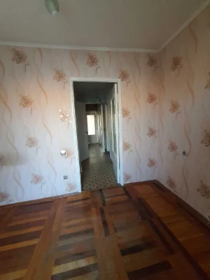 Продається 3-кімнатна квартира у Вільнянську