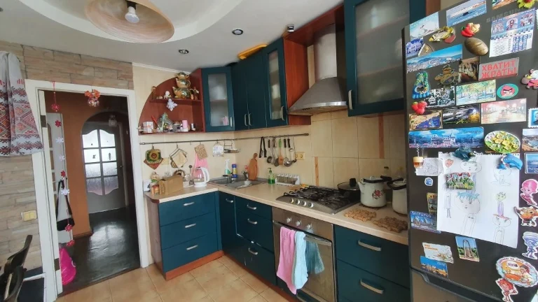 Apartment for Sale: 4 Rooms