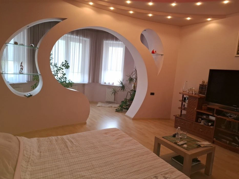 I will sell 4 pcs. an apartment in the best district of Odessa on Dovzhenko Street