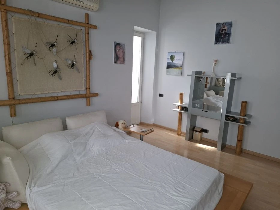 I will sell 4 pcs. an apartment in the best district of Odessa on Dovzhenko Street