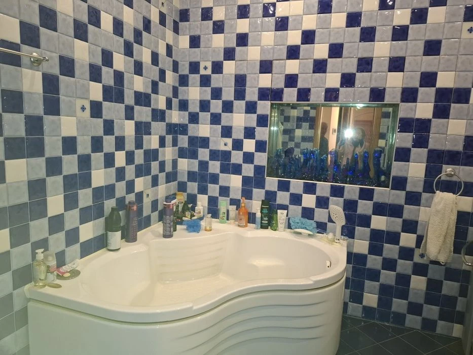 I will sell 4 pcs. an apartment in the best district of Odessa on Dovzhenko Street