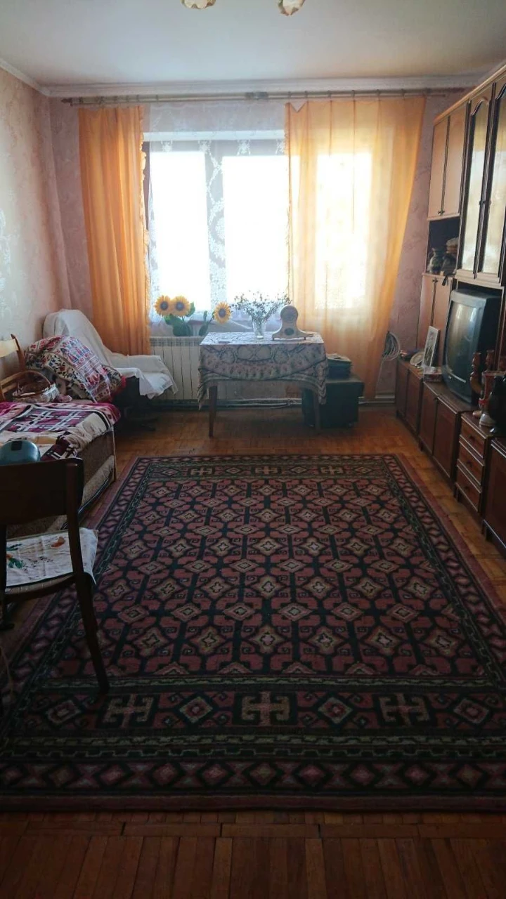 Продаю 3-комнатную квартиру в г. Долина, Ивано-Франковской области