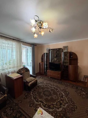 Продається! Уютная трехкомнатная квартира в центре Долины