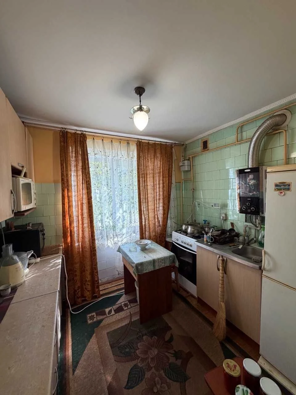Продається! Уютная трехкомнатная квартира в центре Долины