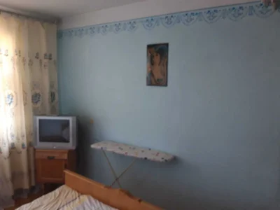 Продам 2-х кімнатну квартиру