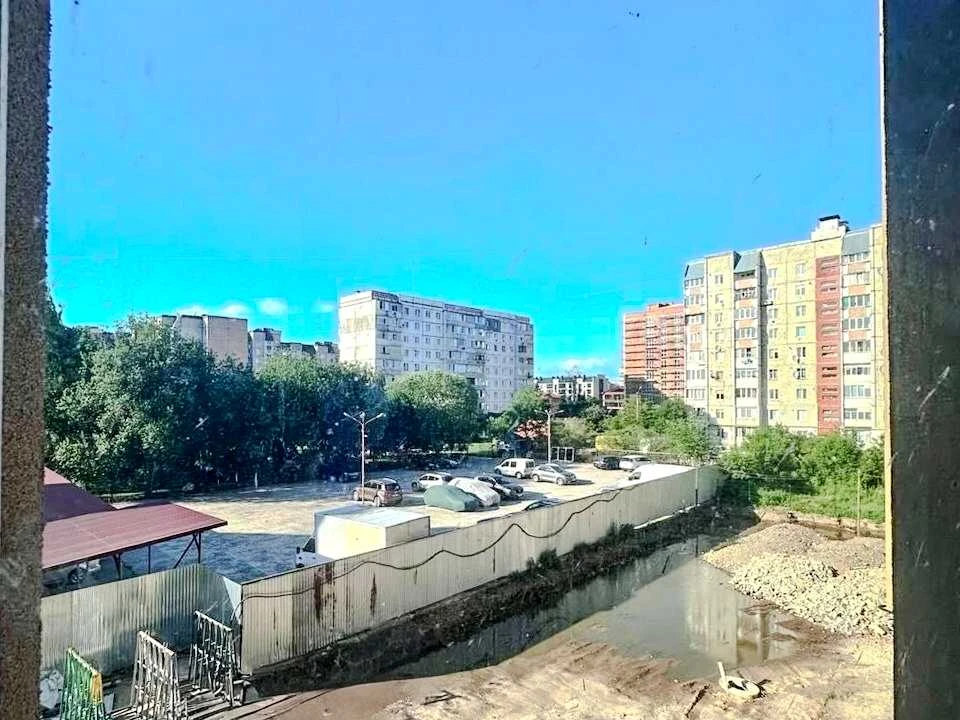 Apartment. Bilasa and Danyshyna Street, Kalush (Building)