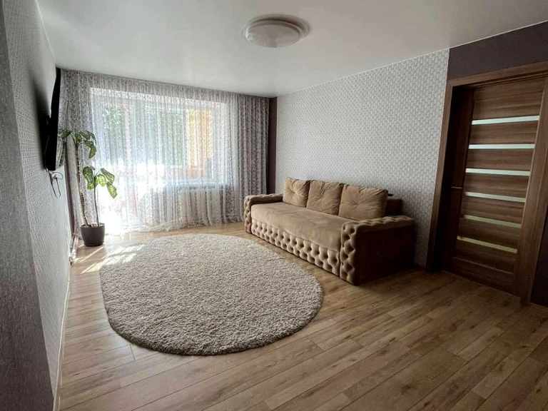 Apartment. Bogdan Khmelnytsky Street, 1