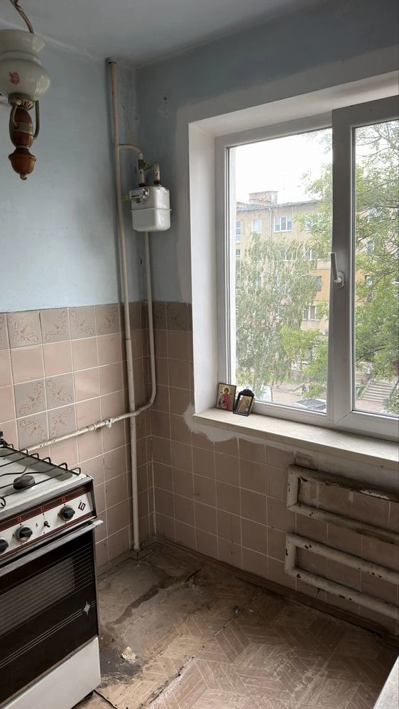 Продается 3-комнатная квартира на ул. Хмельницкого в г. Калуш