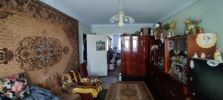 двох-кімнатна квартира на  першому поверсі — Калуш, вул. Січ