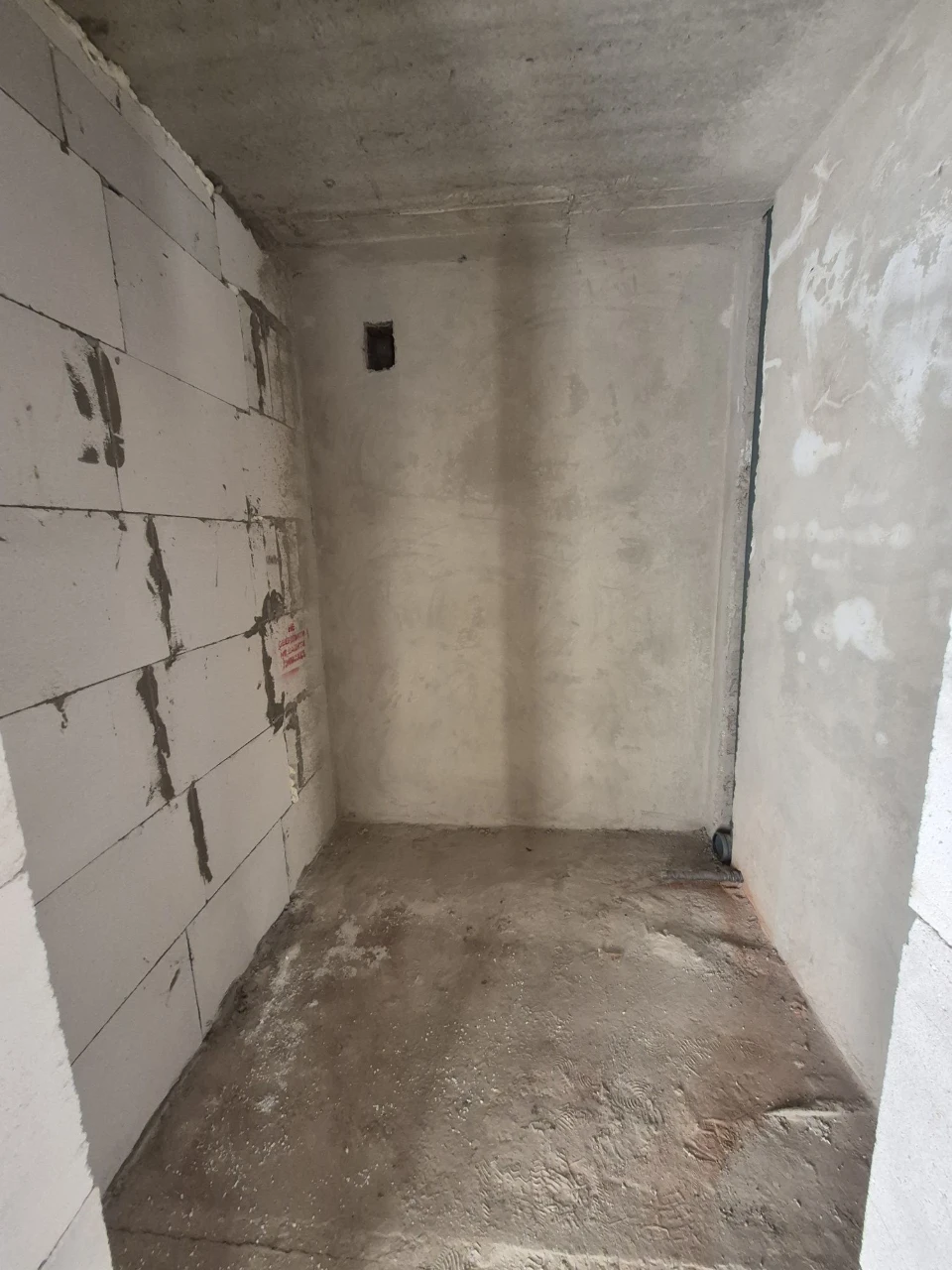 Однокімнатна простора квартира в готовому будинку (46 м²)