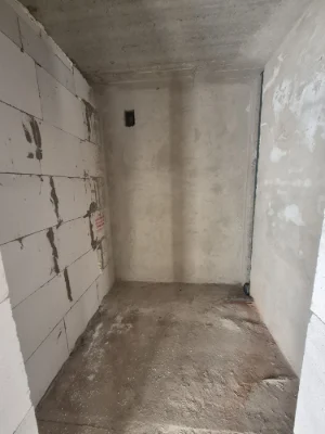 Однокімнатна простора квартира в готовому будинку (46 м²)