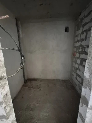 Двохярусна 2 к-на квартира з верандою в готовому будинку (84