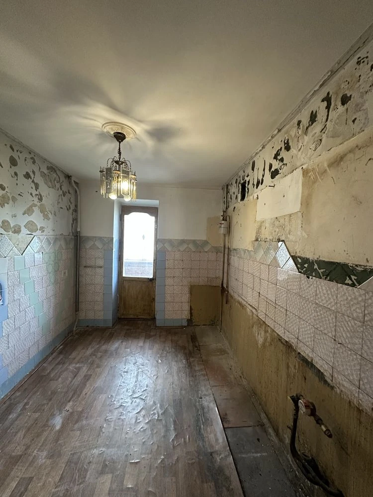 Продам 3 кім квартиру в  центрі вул Каракая можливий продаж