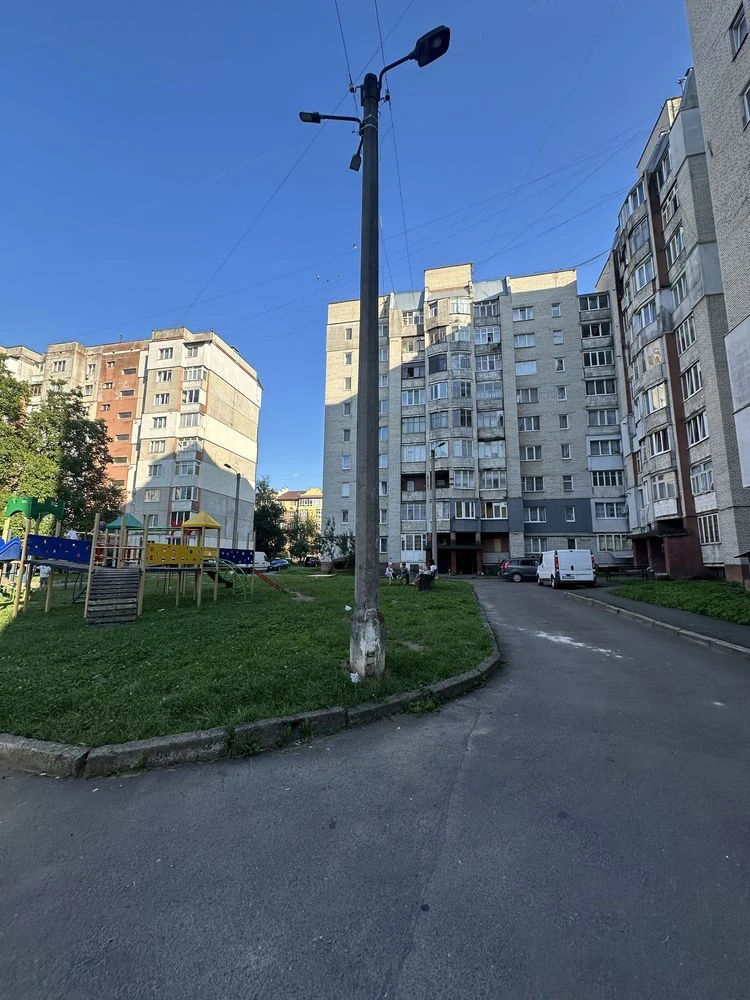 Продам 3 кім квартиру в  центрі вул Каракая можливий продаж