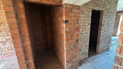 Sale of a spacious, bright 2-bedroom apartment with views