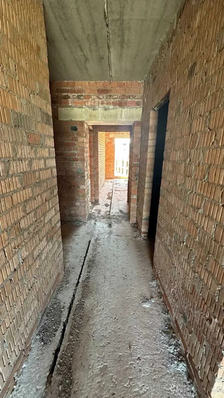 Sale of a spacious, bright 2-bedroom apartment with views
