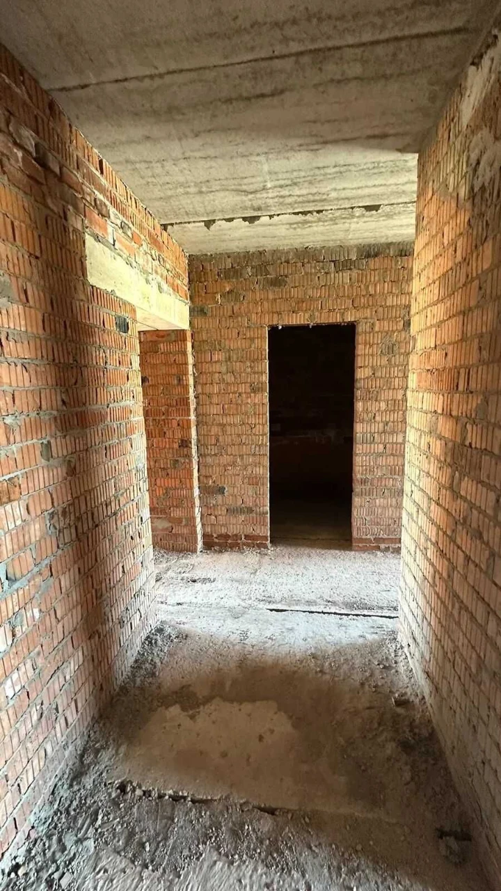 Sale of a spacious, bright 2-bedroom apartment with views