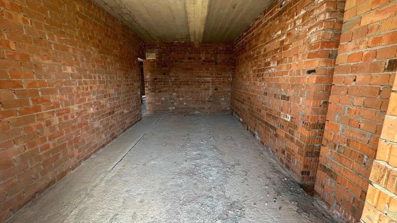 Sale of a spacious, bright 2-bedroom apartment with views