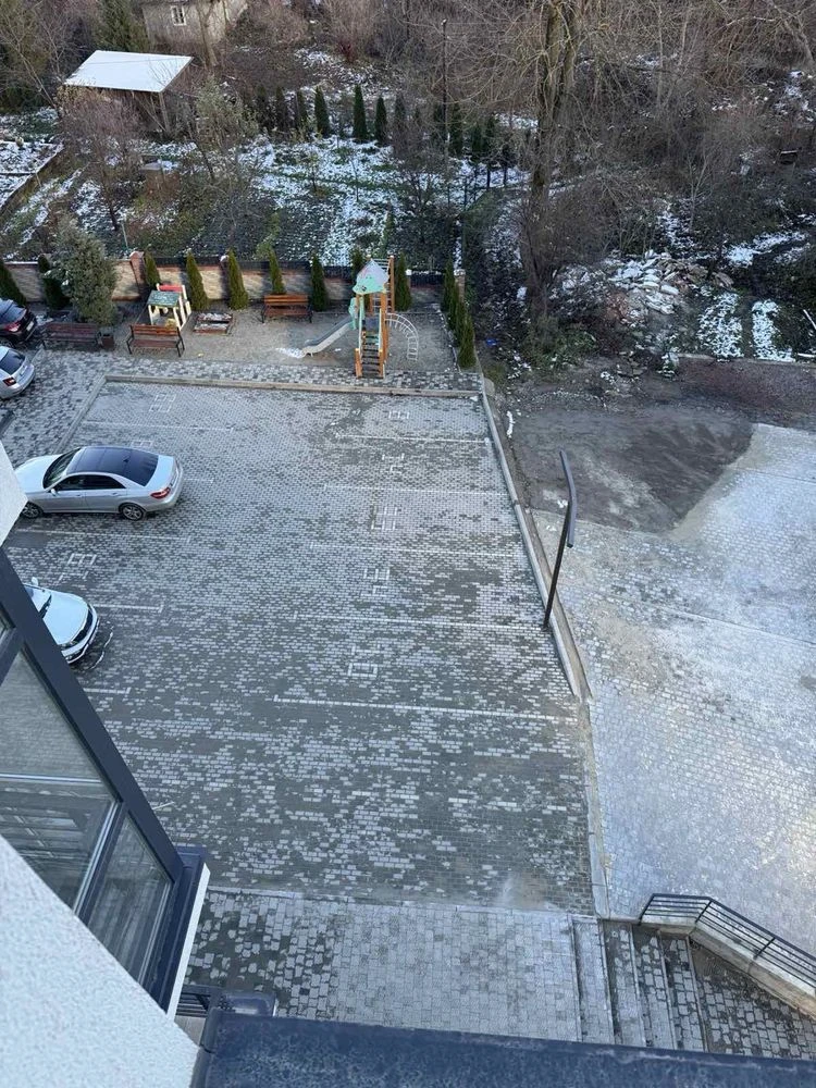 В центрі міста квартира вільного планування з паркомісцем Ка
