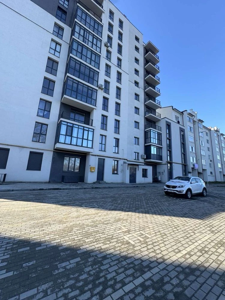 В центрі міста квартира вільного планування з паркомісцем Ка