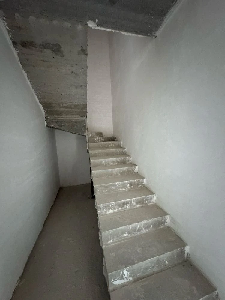 Продается квартира, две этажи