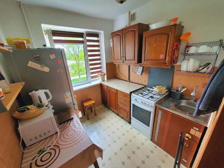 Продам 2-кімнатну квартиру  з усім (48 м.кв.)