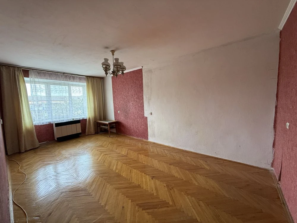 Продаж 3-и кімнатна квартира