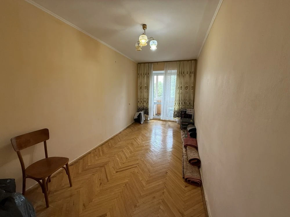 Продаж 3-и кімнатна квартира
