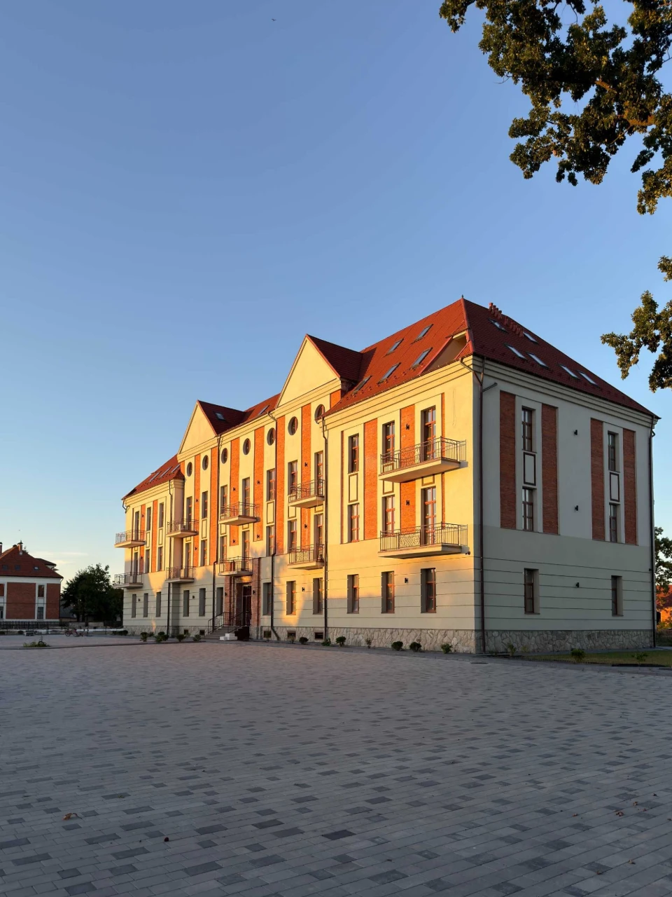 Продаж двокімнатної квартири в зданому будинку, розтермінування