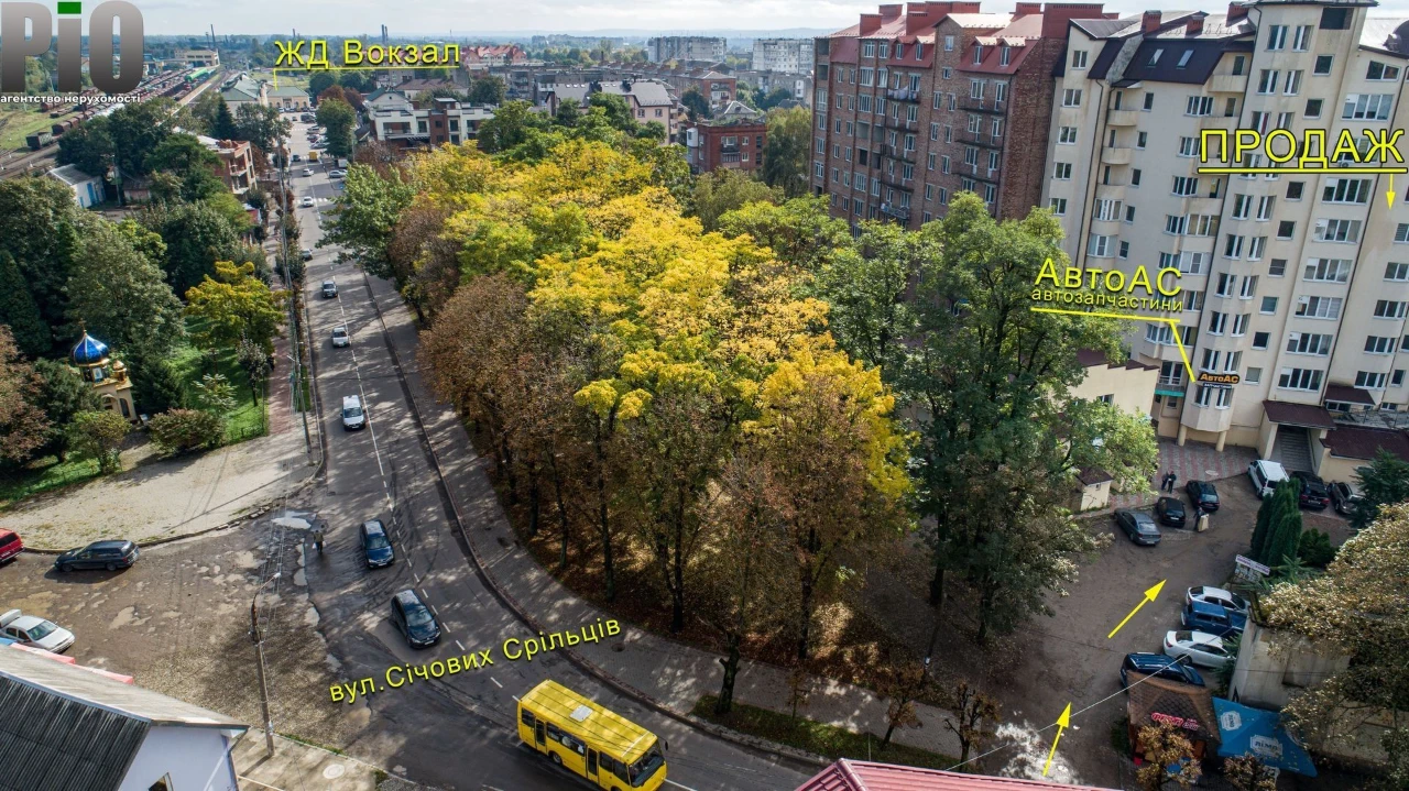 Продам 3-кімнатну квартиру-сирець у заселеному будинку