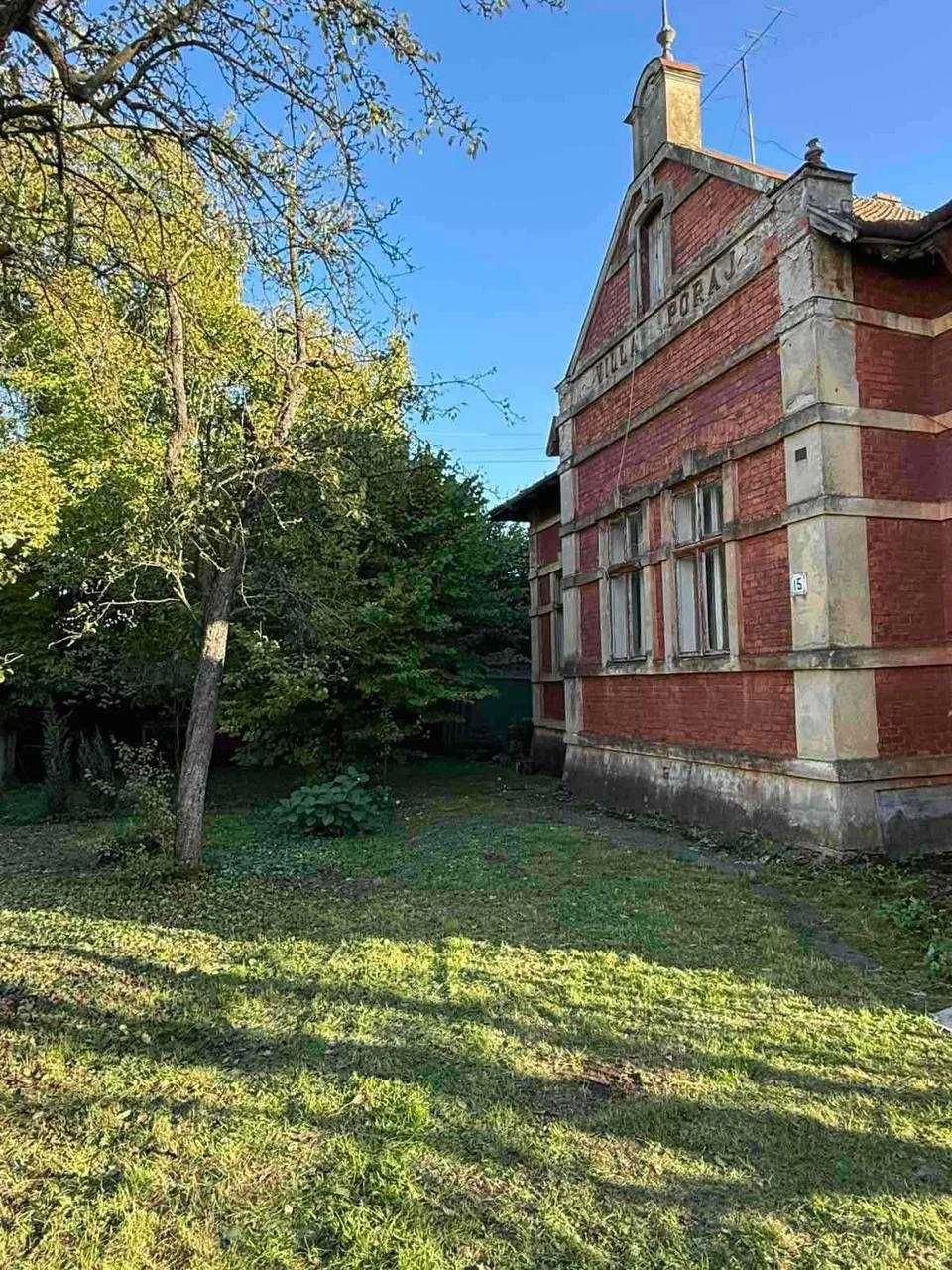 Land of 8 acres and apartment in a historic building/Center/City of Kol