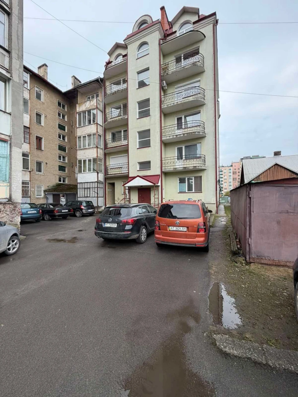 Элитная квартира недалеко от парка в Коломы.