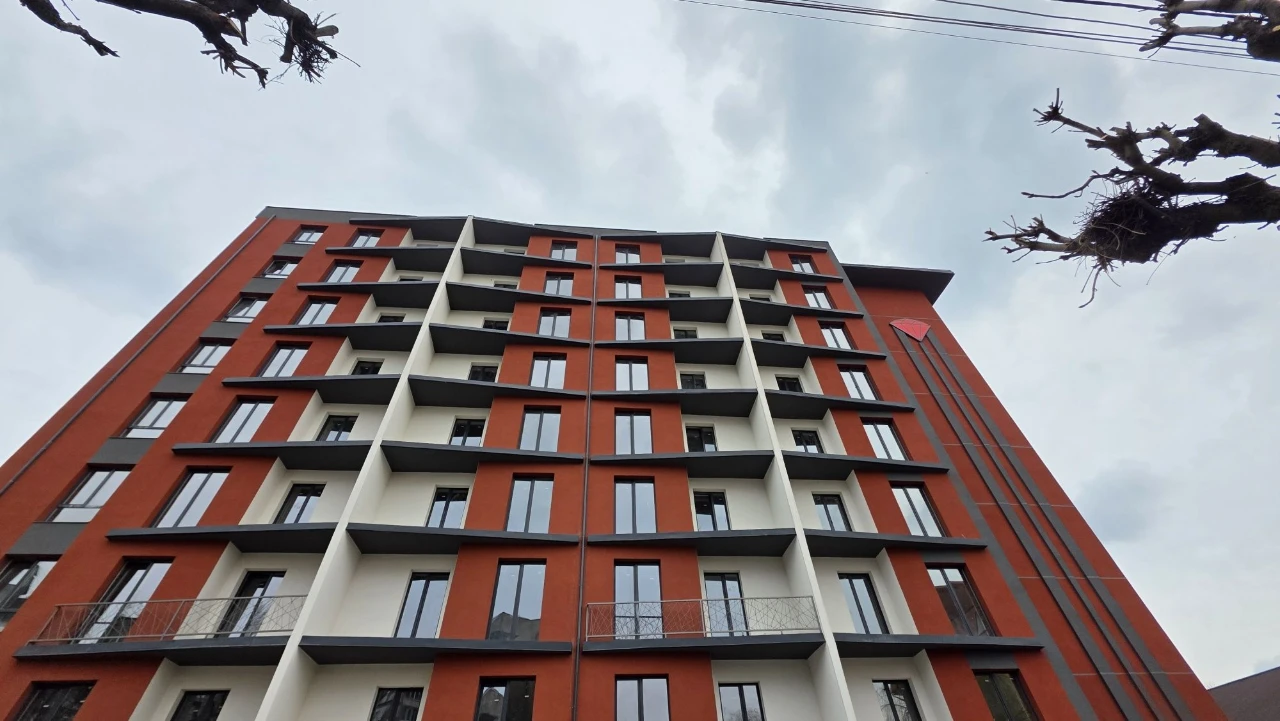 For sale, a magnificent 2-room apartment in the city center, suitable for permanent residency