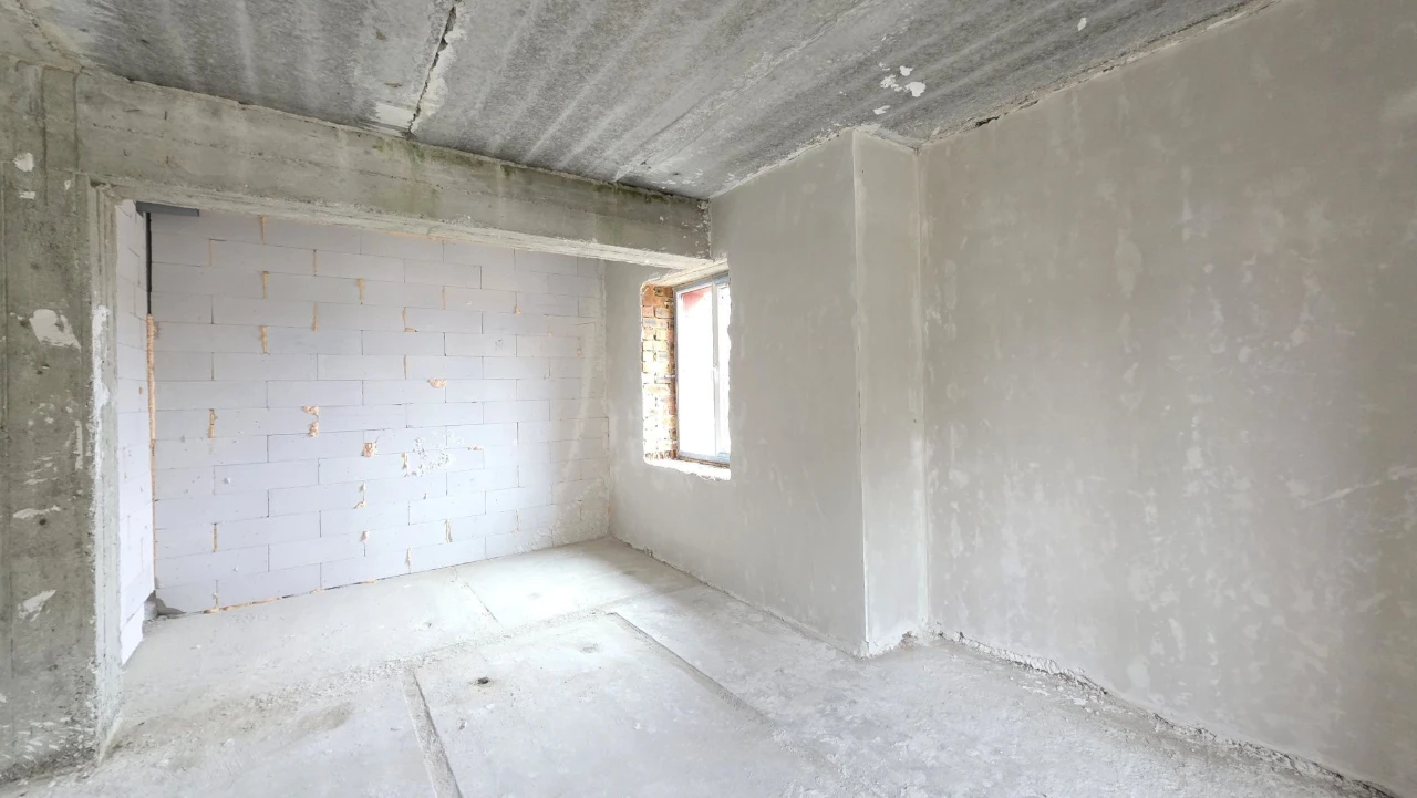 For sale, a magnificent 2-room apartment in the city center, suitable for permanent residency