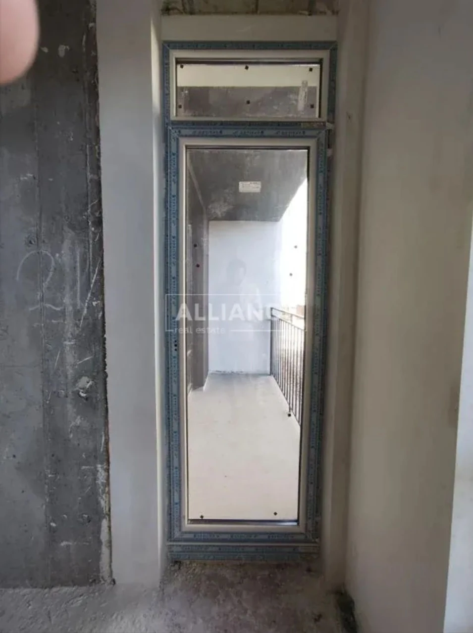 For sale, a magnificent 2-room apartment in the city center, suitable for permanent residency