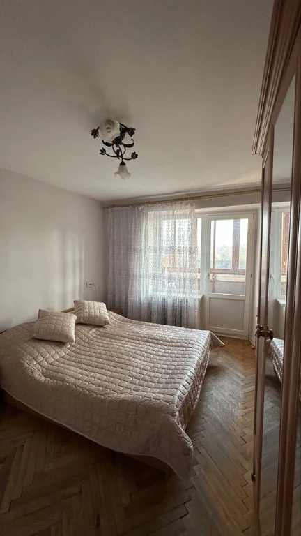 Продається 3-кімнатна квартира в місті Косів