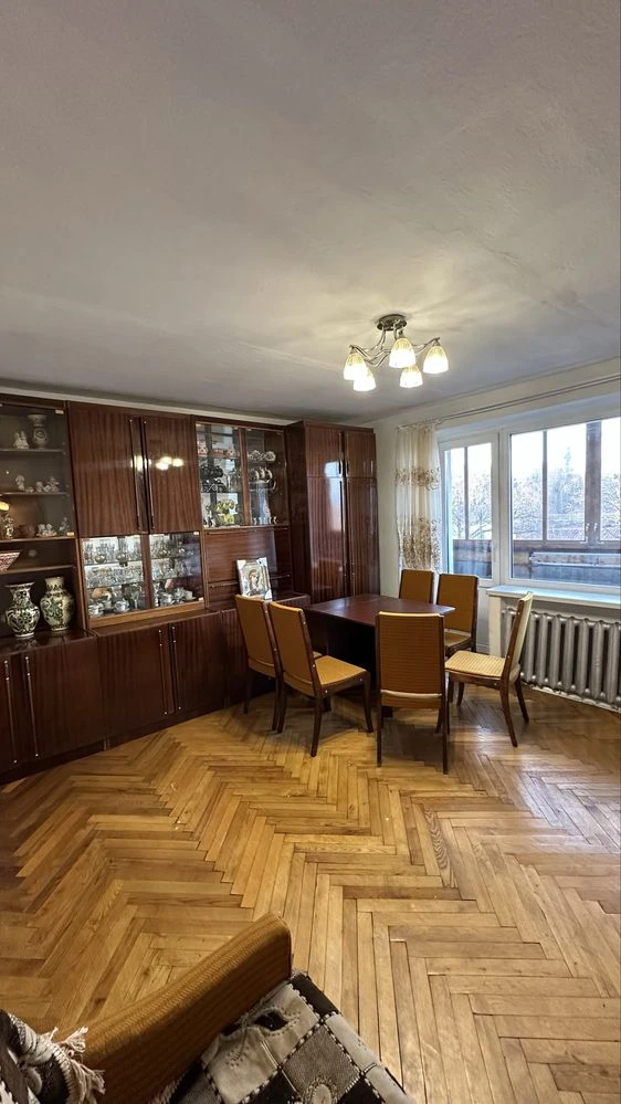 Продається 3-кімнатна квартира в місті Косів