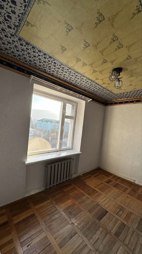 Продається 3-кімнатна квартира в місті Косів