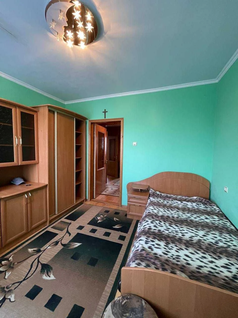 3к квартира з гаражем  в центрі. Постанови, ваучери.
