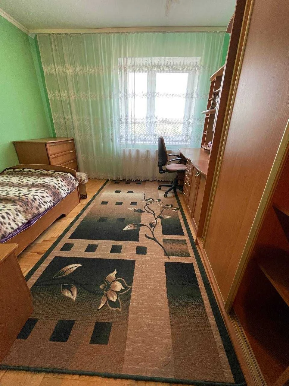 3к квартира з гаражем  в центрі. Постанови, ваучери.